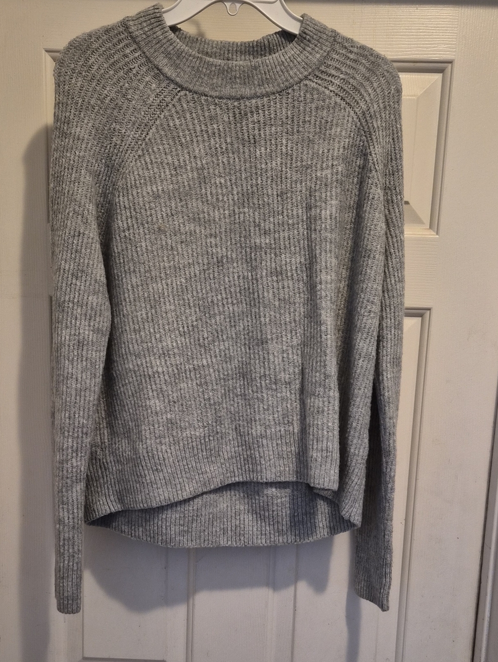 H&M Light Gray Ribbed Crew Neck Sweater